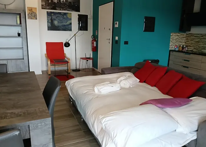 Guesthost - Kind Park - Sleek With Terrace & Parking * Bari