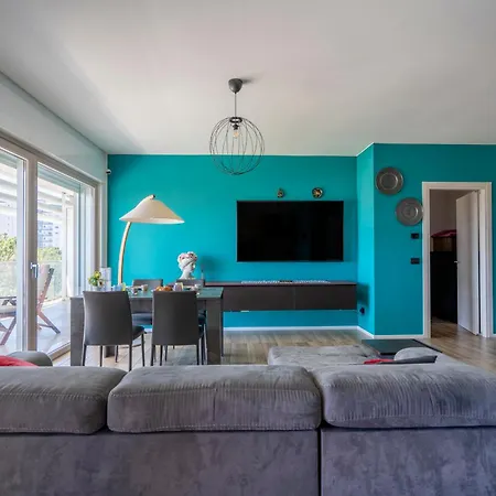 Guesthost - Kind Park - Sleek With Terrace & Parking Apartament Bari