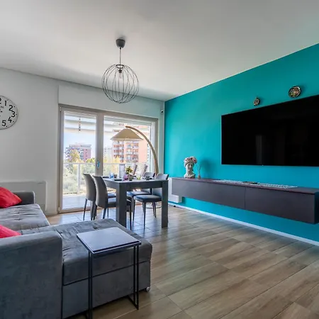 Apartament Guesthost - Kind Park - Sleek With Terrace & Parking *