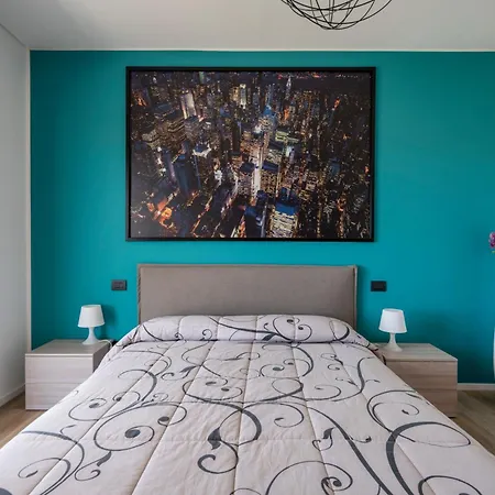 Guesthost - Kind Park - Sleek With Terrace & Parking