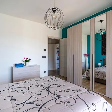 Guesthost - Kind Park - Sleek With Terrace & Parking *