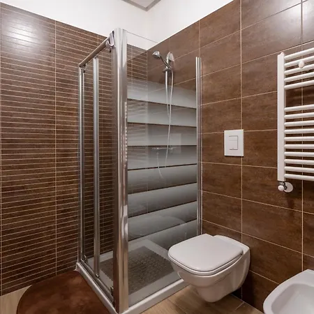 Guesthost - Kind Park - Sleek With Terrace & Parking Apartament Bari